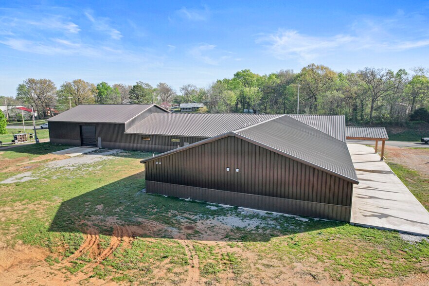 More Photos Of 1411 N 3rd St, Langley Warehouse For Sale