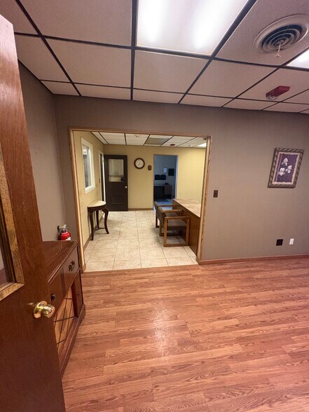 More Photos Of 4501-4503 W Lake St, Melrose Park Freestanding For Lease