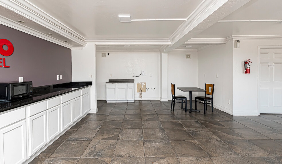 More Photos Of 9999 Gwenadele Ave, Baton Rouge Hotel For Sale