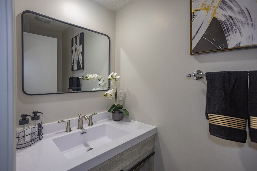 More Photos Of 3108 Eaton St, Kansas City Multifamily For Sale