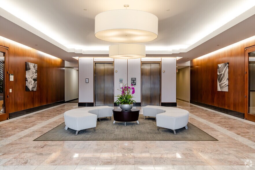 More Photos Of 745 Mcclintock Dr, Burr Ridge Office For Sale