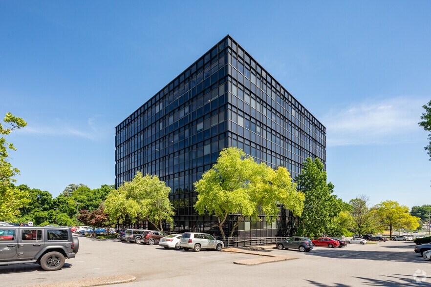 More Photos Of 1101 Kermit Dr, Nashville Office Residential For Lease