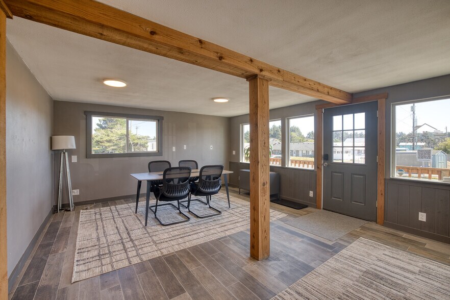 More Photos Of 40 Main St, Pacific Beach Flex For Sale