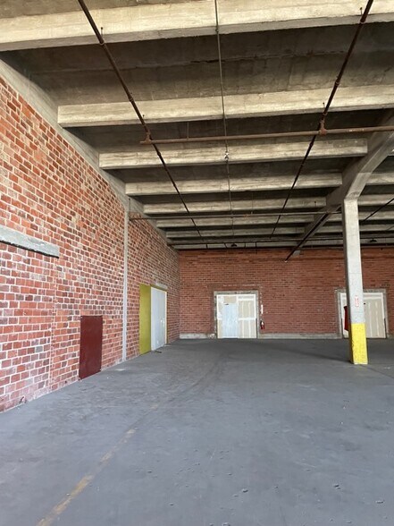 More Photos Of 201 Webster Ave, Waco Distribution For Lease