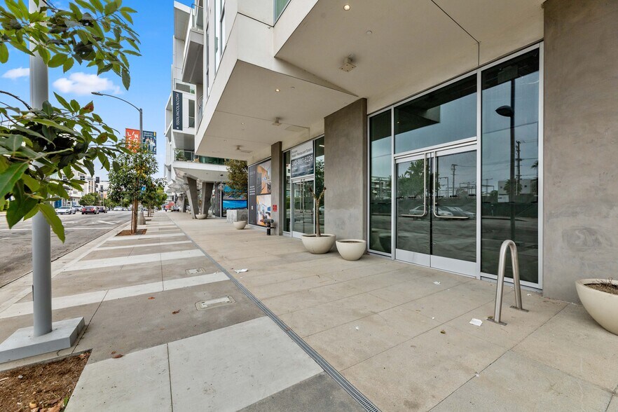 More Photos Of 1550 Lincoln Blvd, Santa Monica Apartments For Lease