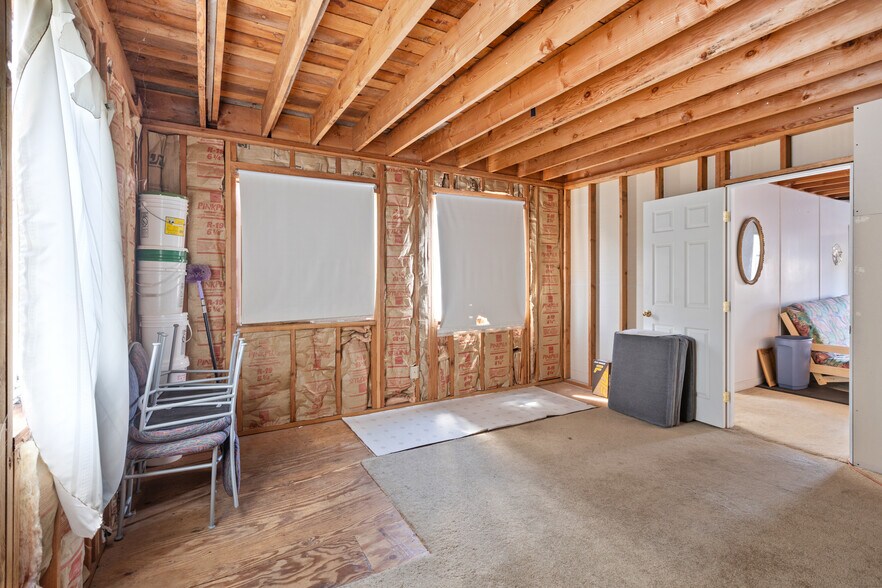 More Photos Of 5565 NE Stephens St, Winchester Auto Repair For Sale