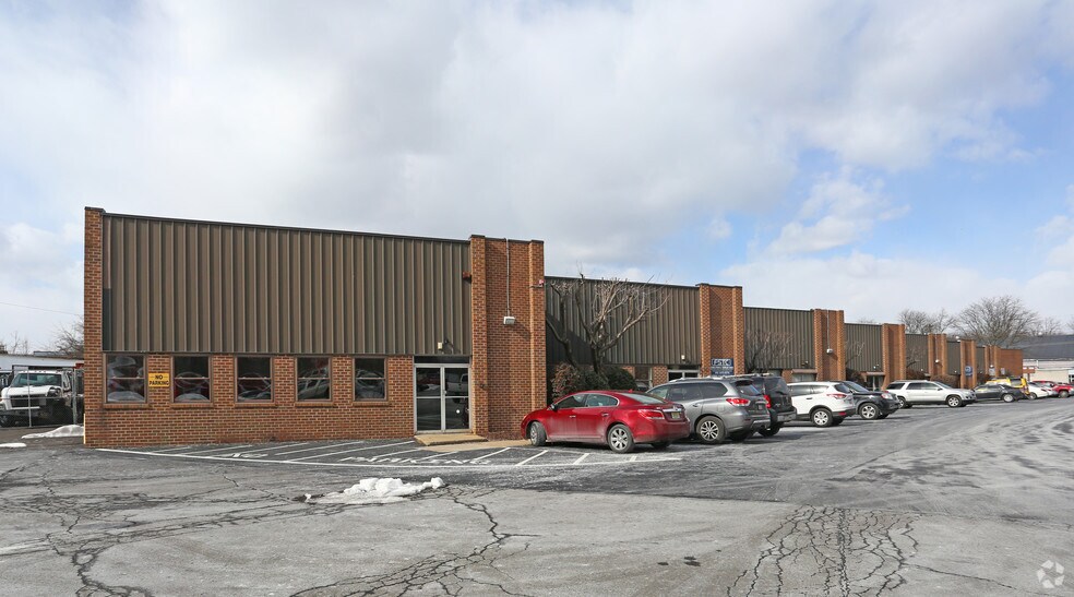 More Photos Of 1300 Industrial Blvd, Southampton Light Distribution For Sale