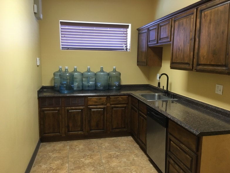 More Photos Of 920 E Main St, Mesa Office For Lease