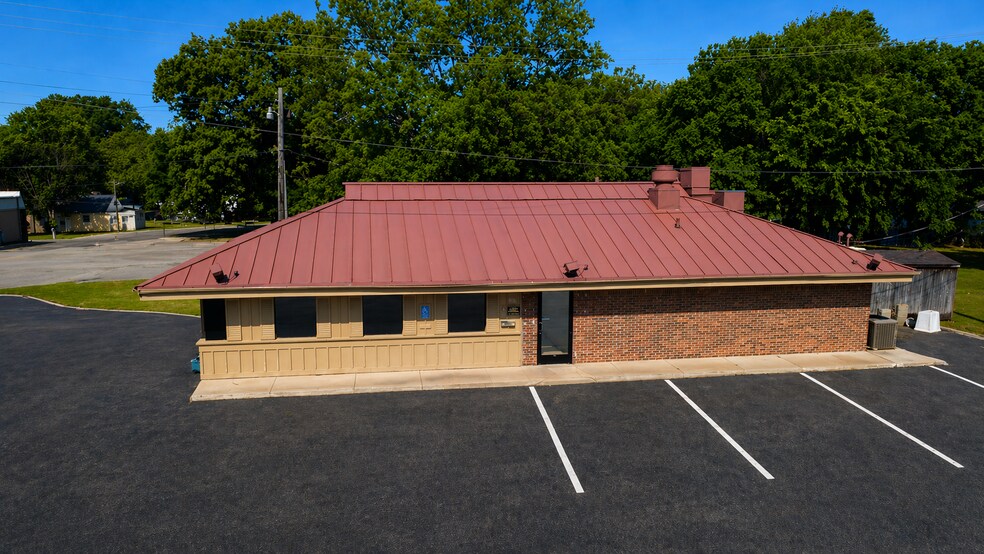 More Photos Of 3021 Eastend Dr, Humboldt Freestanding For Lease