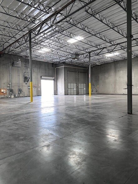 More Photos Of 7521 Eastgate Rd, Henderson Warehouse For Lease