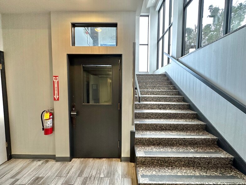 More Photos Of 9245 Calumet Ave, Munster Office For Lease