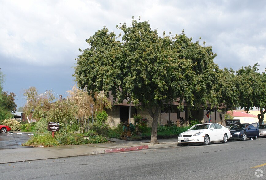 More Photos Of 800 19th St, Bakersfield Freestanding For Sale