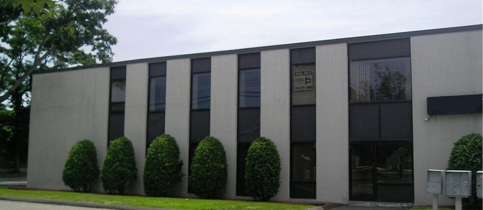 Primary Photo Of 355 Sackett Point Rd, North Haven Office For Lease