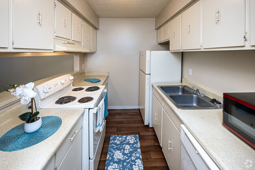 More Photos Of 10530 Florida Blvd, Baton Rouge Apartments For Sale