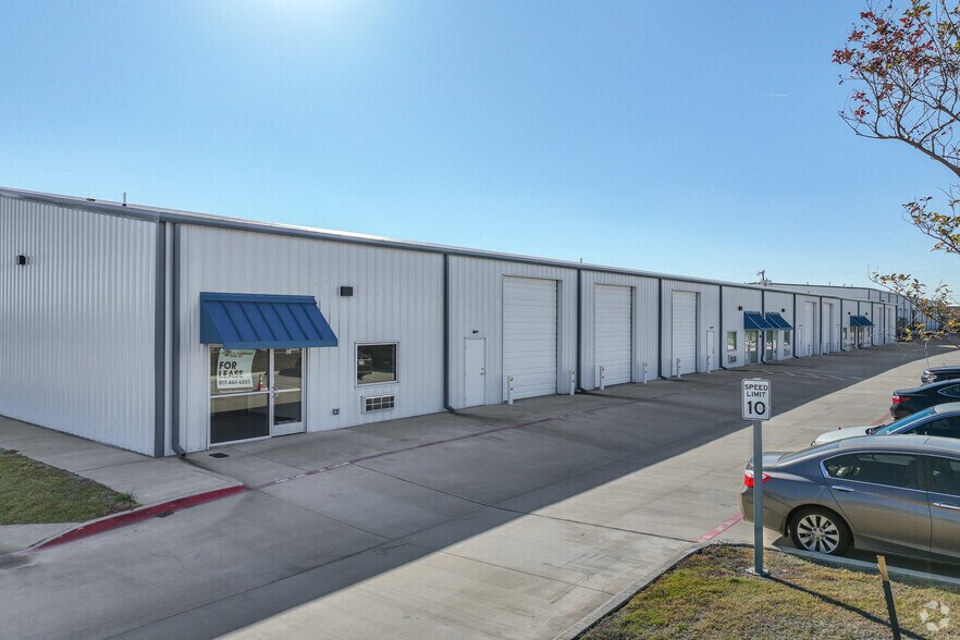 More Photos Of 620 Justice, Mansfield Light Manufacturing For Lease