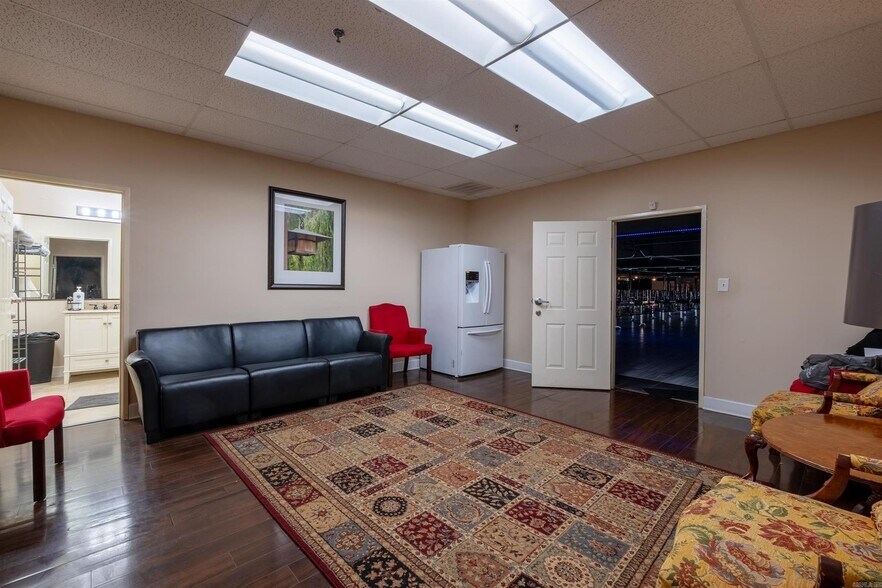 More Photos Of 8624 I 30, Little Rock Restaurant For Sale