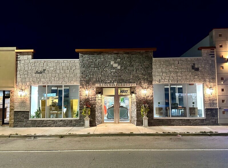 More Photos Of 8037 N Milwaukee Ave, Niles Storefront For Sale