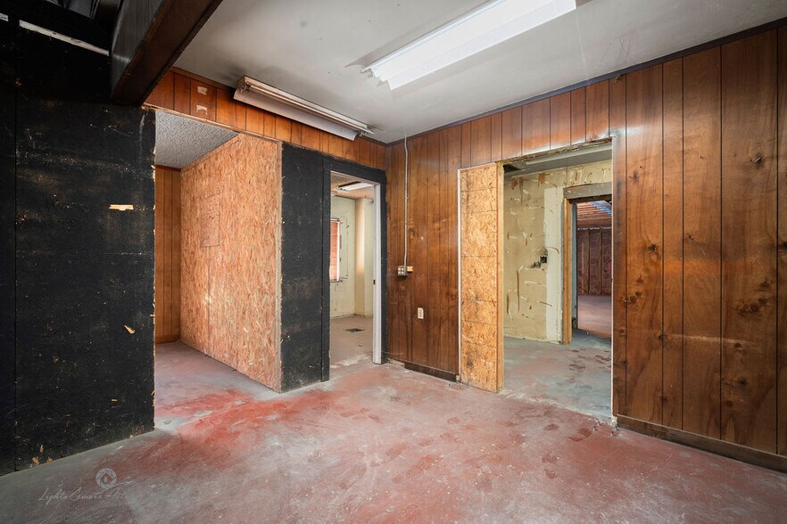 More Photos Of 200 E 19th St, Bakersfield Manufacturing For Sale