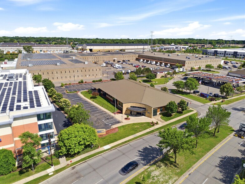More Photos Of 1335 Industrial Blvd, Minneapolis Office For Sale