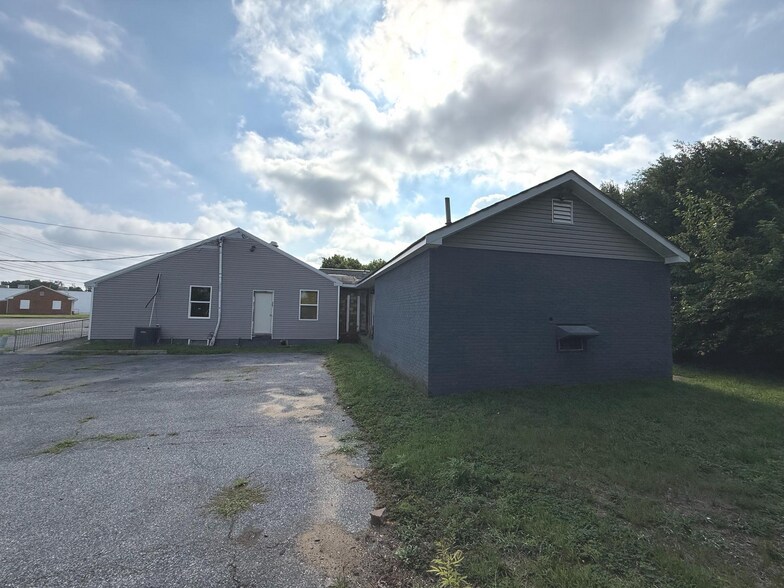 More Photos Of 10 Sidney Ln, Willingboro Freestanding For Sale