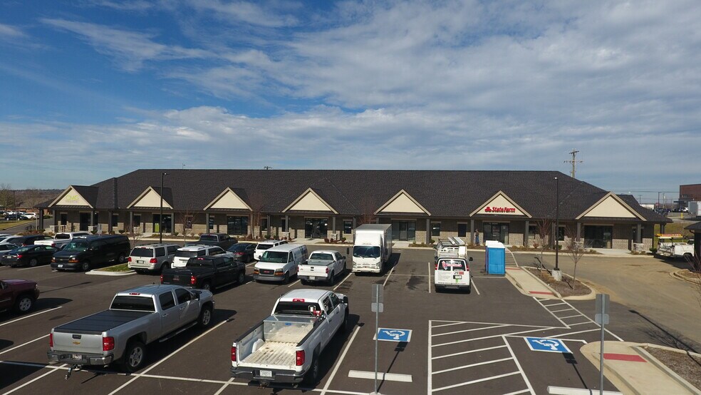 More Photos Of 132 Maple Row Blvd, Hendersonville Medical For Lease