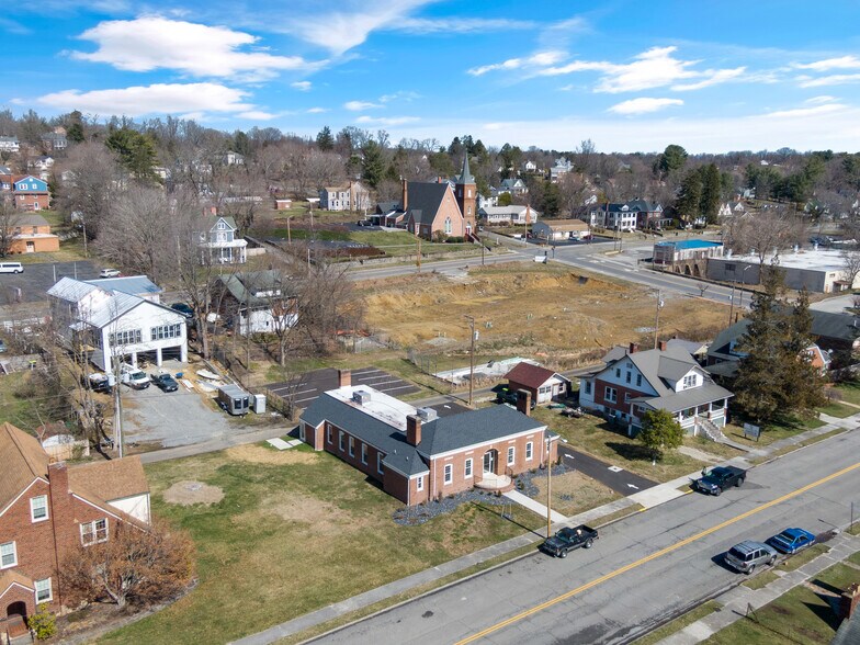 More Photos Of 44 4th St NW, Pulaski Office For Sale