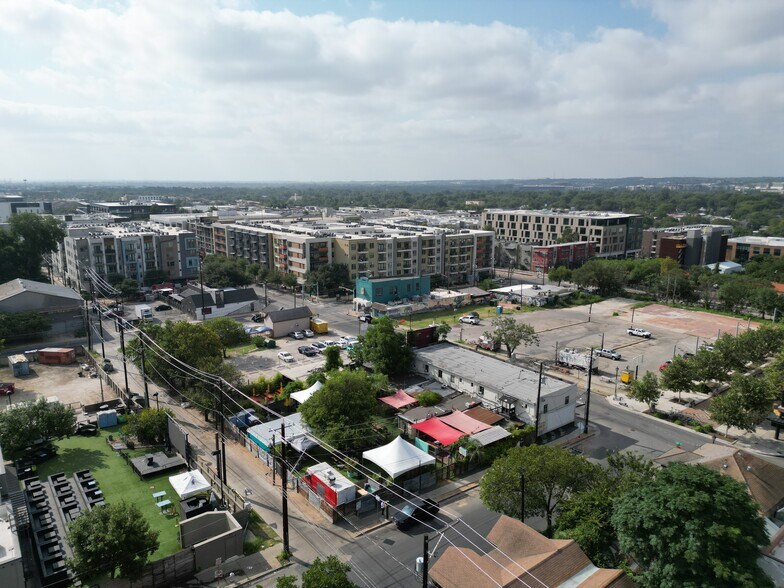 More Photos Of 1500 E 6th St, Austin Storefront Retail Residential For Sale