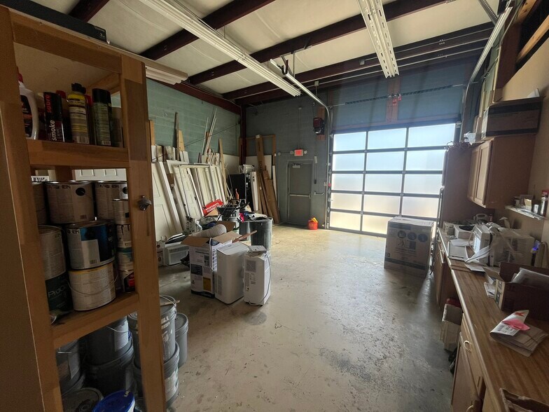 More Photos Of 830 Eastern Blvd, Clarksville Freestanding For Lease