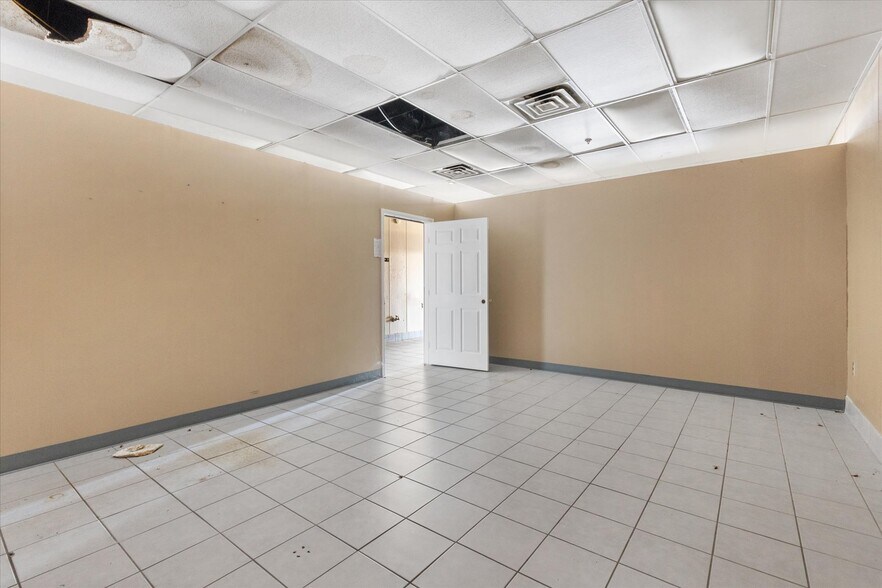 More Photos Of 440-500 W Gulf Atlantic Hwy, Wildwood Unknown For Lease