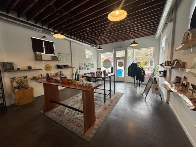 More Photos Of 1110 Main St SW, Roanoke Storefront For Sale