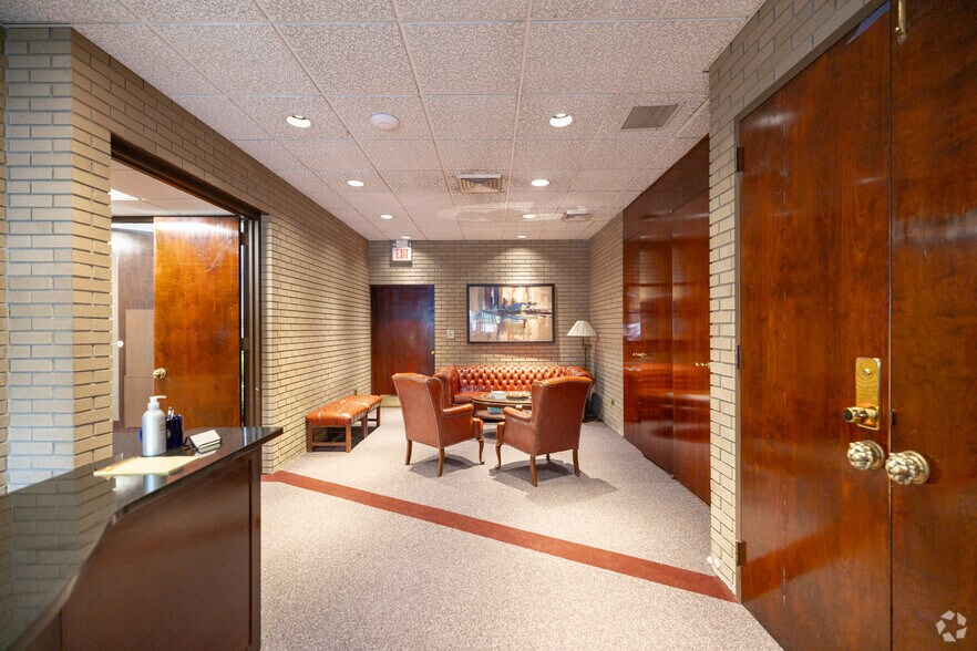 More Photos Of 99 Court St, White Plains Office For Lease