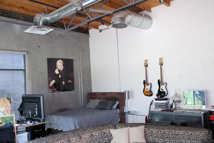 More Photos Of 4081 Silvestri Ln, Las Vegas Office For Sale