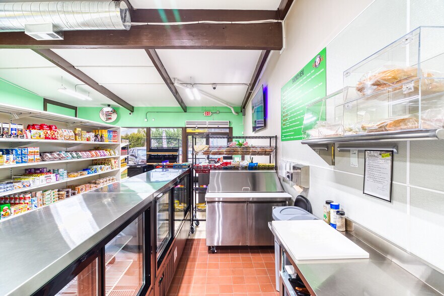 More Photos Of 10124-10138 Topanga Canyon Blvd, Chatsworth General Retail For Sale