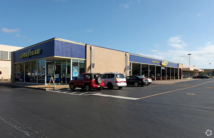 More Photos Of 2410-2606 E Colonial Dr, Orlando Unknown For Lease