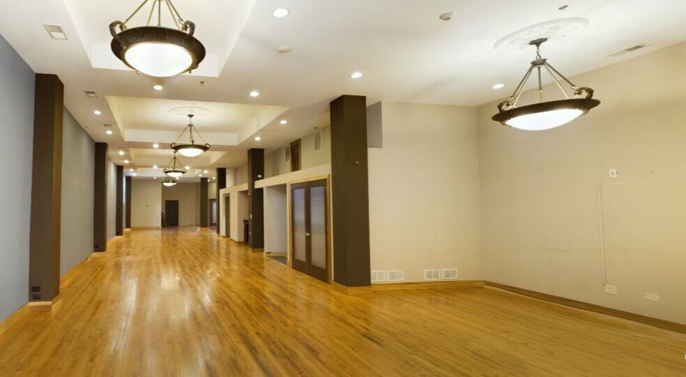 More Photos Of 164-166 E Chicago St, Elgin Office For Sale