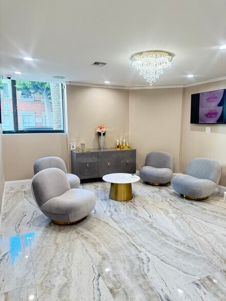 More Photos Of 435 N Roxbury Dr, Beverly Hills Coworking Space