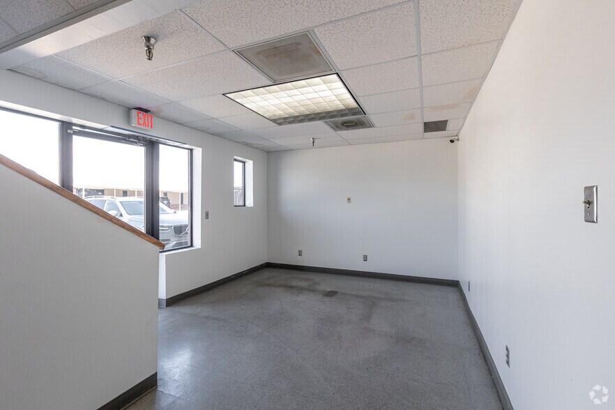 More Photos Of 6129 Amelia Earhart Dr, Shreveport Warehouse For Lease