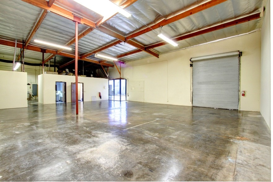 More Photos Of 1210 E Lexington Ave, Pomona Warehouse For Lease