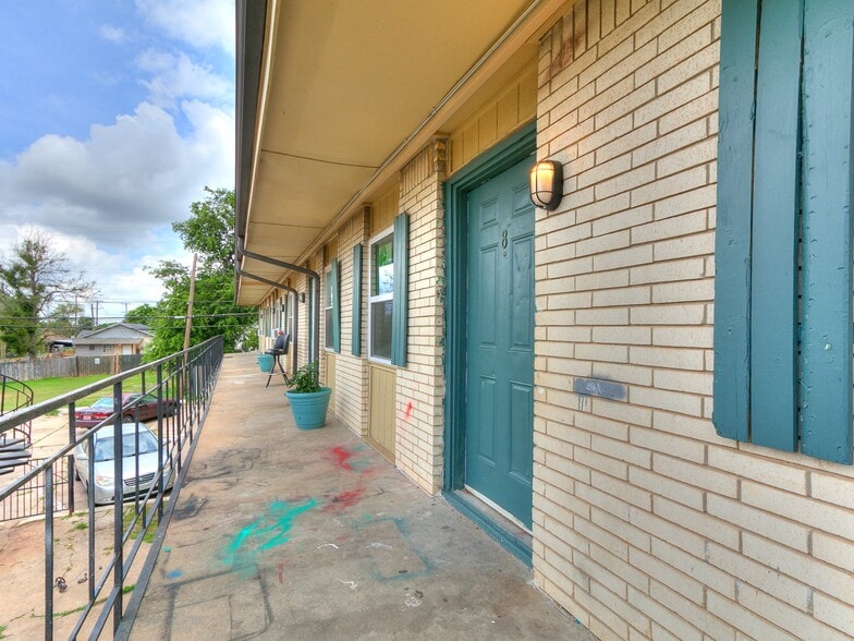 More Photos Of 1731 NW 32nd St, Oklahoma City Apartments For Sale