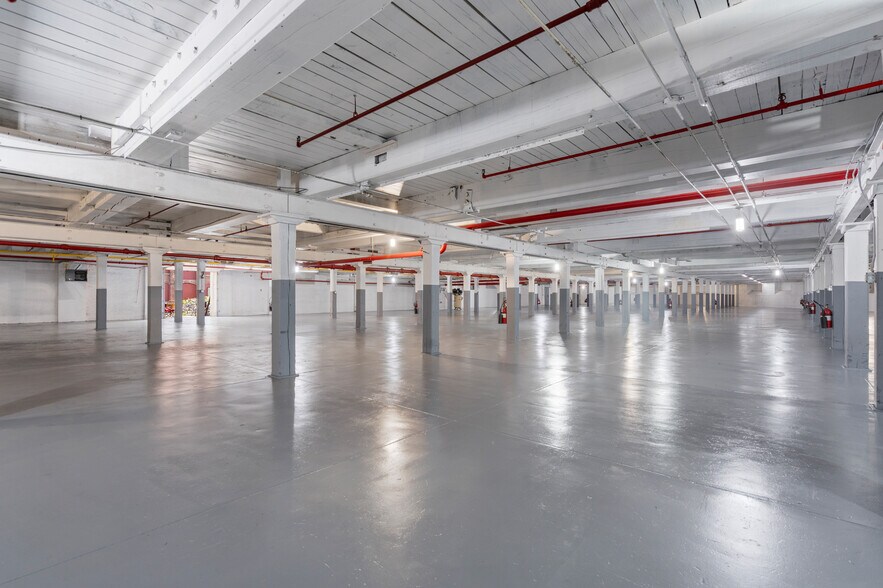 More Photos Of 56 Sterling St, Clinton Manufacturing For Lease