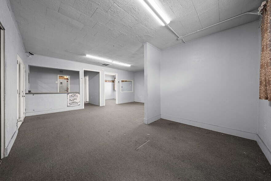 More Photos Of 4450 S Pine Ave, Ocala Warehouse For Sale