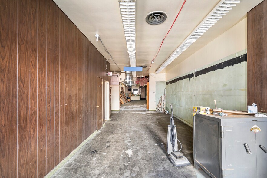 More Photos Of 41 Court St, Binghamton Storefront Retail Residential For Sale