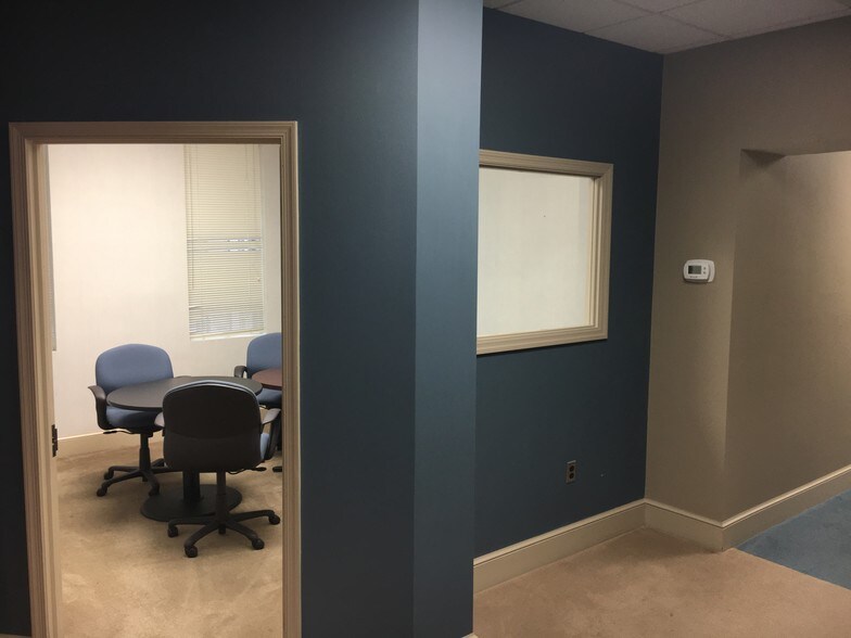 More Photos Of 3923 Blenheim Blvd, Fairfax Medical For Sale