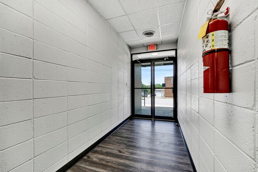 More Photos Of 221 W Laurens St, Laurens Medical For Lease