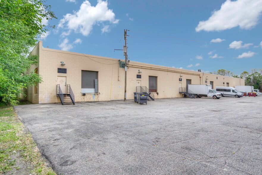 More Photos Of 240 Fillmore Ave E, Saint Paul Light Manufacturing For Lease