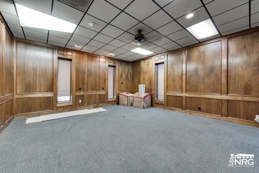 More Photos Of 1503 E Taylor Ave, Midland Industrial For Sale