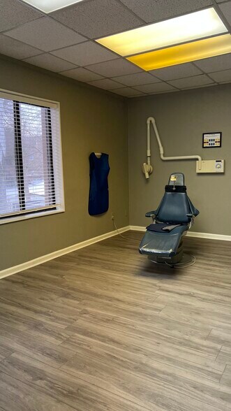 More Photos Of 3707 Latrobe Dr, Charlotte Office For Sale