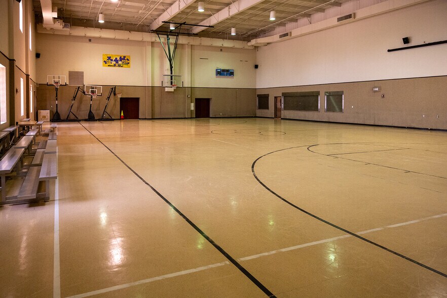 More Photos Of 16000 Rippling Water Dr, Houston Religious Facility For Sale