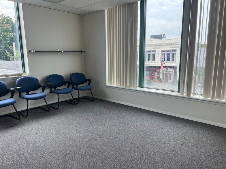 More Photos Of 5 E Palisade Ave, Englewood Storefront Retail Office For Lease