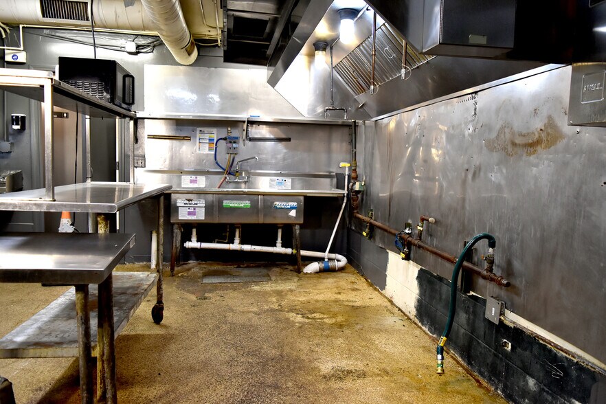 More Photos Of 124 E G.E. Patterson Ave, Memphis Restaurant For Sale